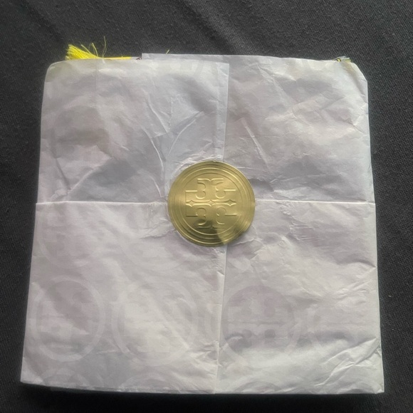 Tory Burch Scarf (BRAND NEW) - Picture 3 of 3